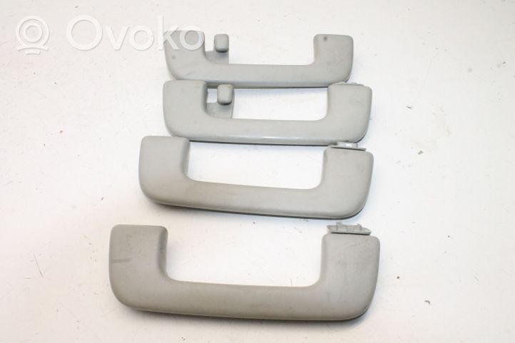 Toyota RAV 4 (XA40) Un set di maniglie per il soffitto 