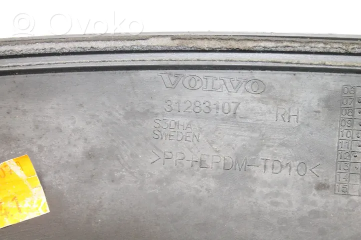 Volvo XC70 Nadkole tylne 31283107