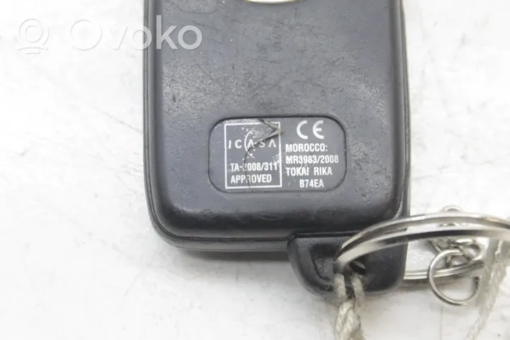 Toyota Prius+ (ZVW40) Ignition key/card B74EA