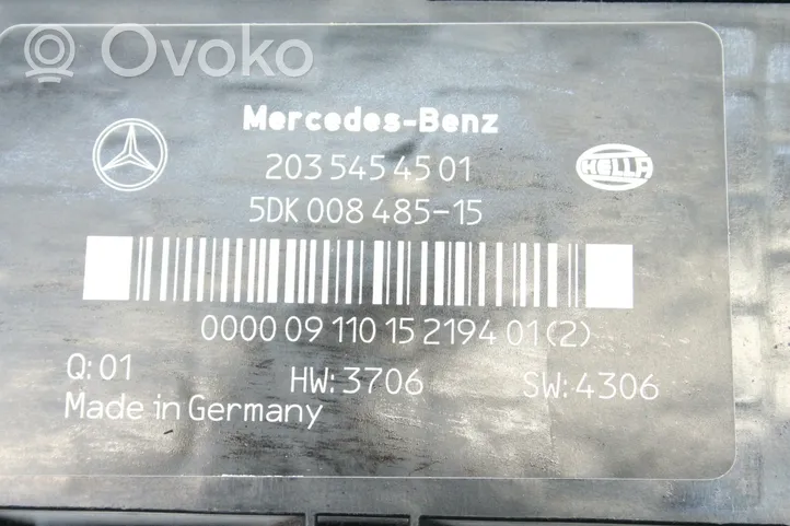 Mercedes-Benz CLC CL203 Boîte à fusibles 2035454501