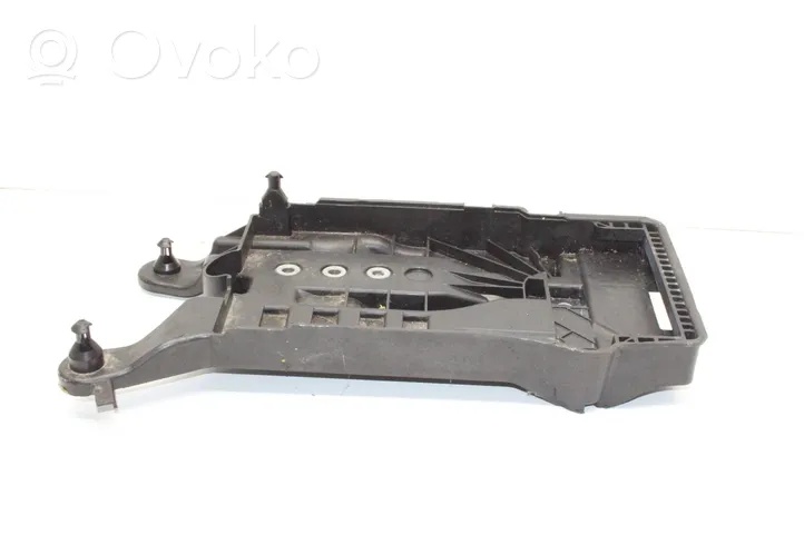 Volkswagen Polo VI AW Vassoio scatola della batteria 2Q0915331