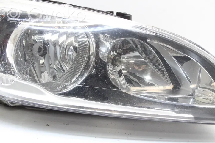 Volvo V60 Lampa przednia 31420272