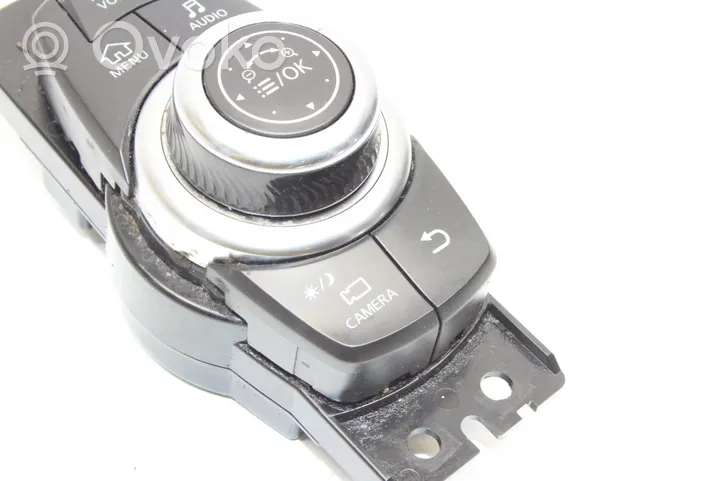 Infiniti Q30 Controllo multimediale autoradio 5DA1D21E0657