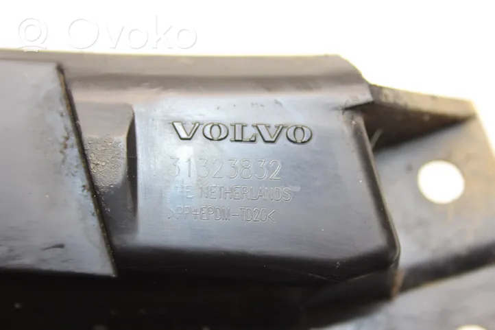 Volvo V60 Uchwyt / Mocowanie zderzaka przedniego 31323832