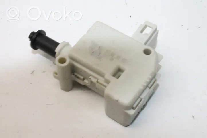 Porsche Boxster 986 Serratura del tappo del serbatoio del carburante 99662411701