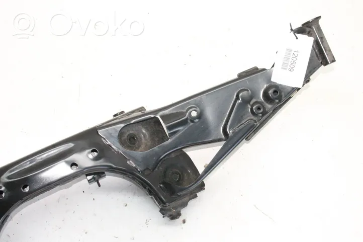 BMW 1 F40 Galinis traversas 6851560