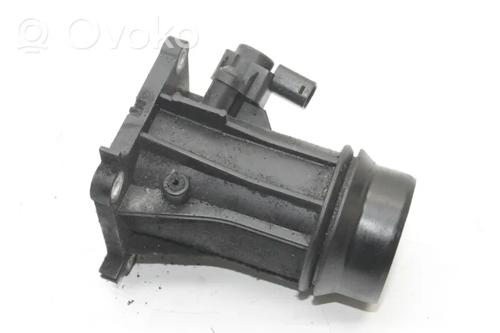 Mercedes-Benz C W204 Tuyau de liquide de refroidissement moteur A2710900144