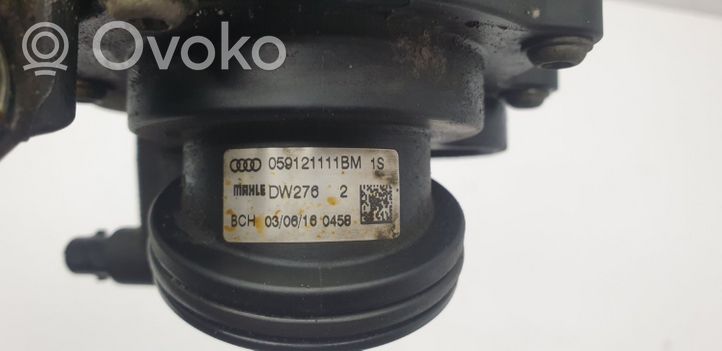 Audi A4 S4 B9 Termostat / Obudowa termostatu 059121111BM