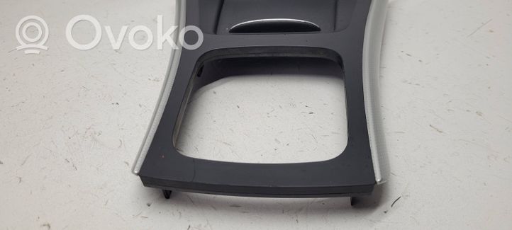 Mercedes-Benz B W245 Rivestimento in plastica cornice della leva del cambio 1071240100