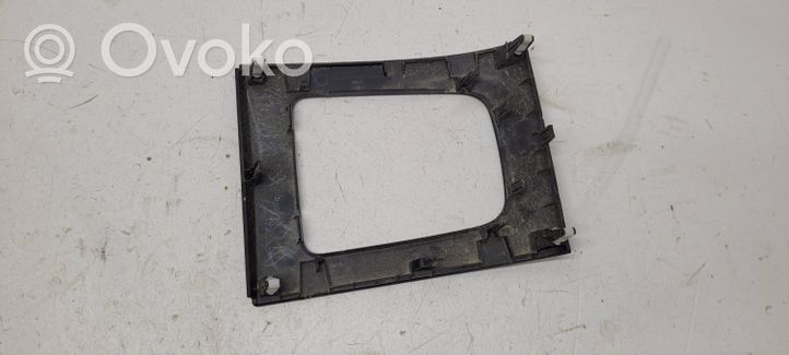 Mitsubishi L200 Rivestimento in plastica cornice della leva del cambio 8011A653ZZ