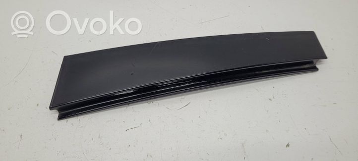 Volkswagen Jetta V Rivestimento modanatura del vetro della portiera posteriore 1k5839902