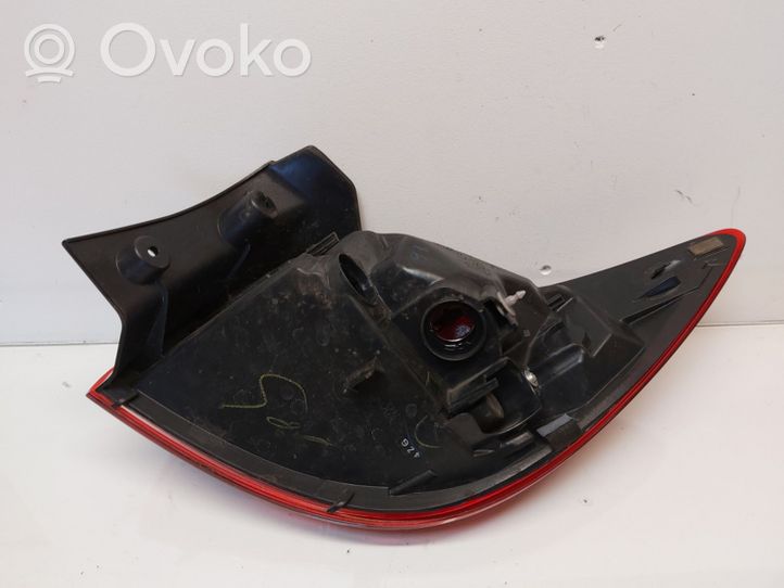 Mazda 2 Lampa tylna DBJ551150