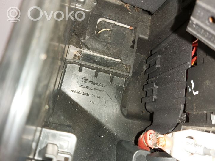 Opel Meriva B Ramka / Moduł bezpieczników 13246937