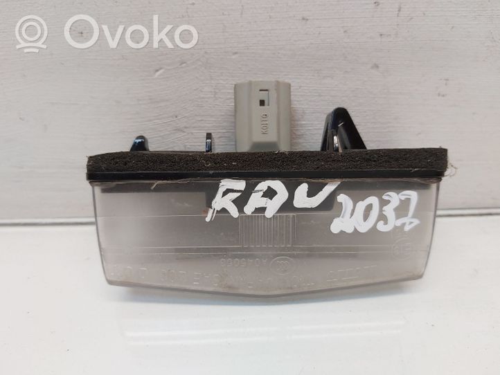 Toyota RAV 4 (XA40) Rekisterikilven valo 