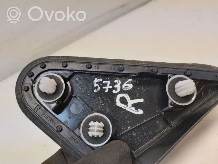 Toyota RAV 4 (XA40) Panel wykończeniowy błotnika 6011742020