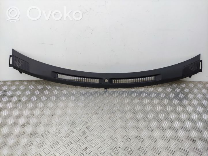 Nissan Qashqai Kita panelės detalė 683104EAH0A