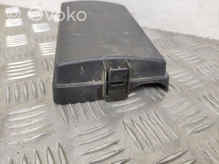 Volkswagen Golf VII Fuse box cover 5Q0937132A