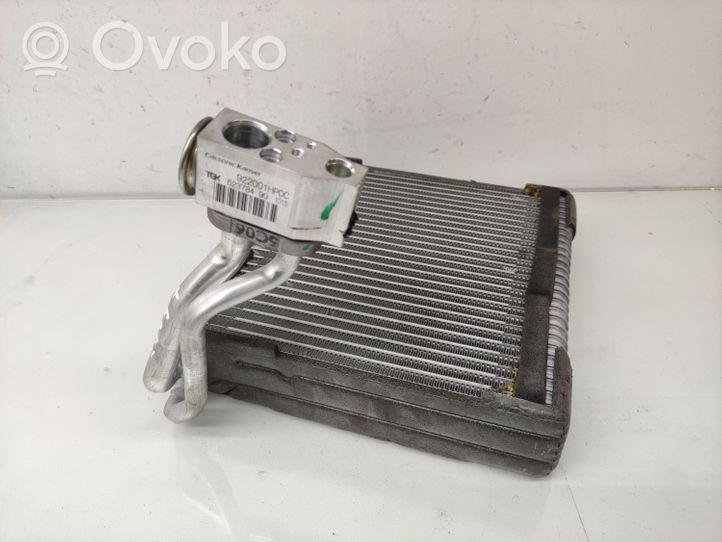 Nissan X-Trail T32 Air conditioning (A/C) radiator (interior) 922001HP0C