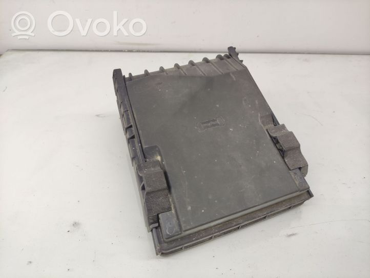 Volkswagen Golf VI Fuse box cover 1K0937132F