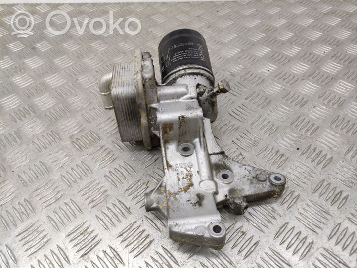 Volkswagen Golf Plus Supporto di montaggio del filtro dell’olio 03F117021A