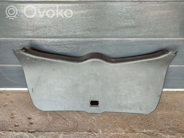 Toyota Verso Takaluukun alaosan verhoilu 647800F010