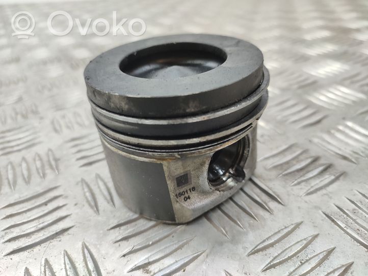 Toyota Verso Piston 15011604