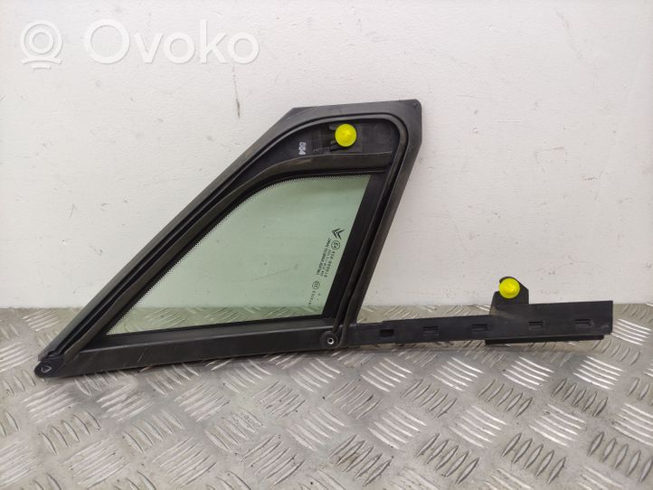 Citroen C5 Front door vent window glass four-door 