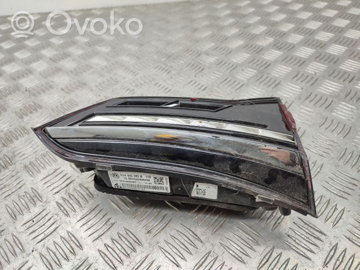 Volkswagen T-Roc Lampy tylnej klapy bagażnika 2GA945093B