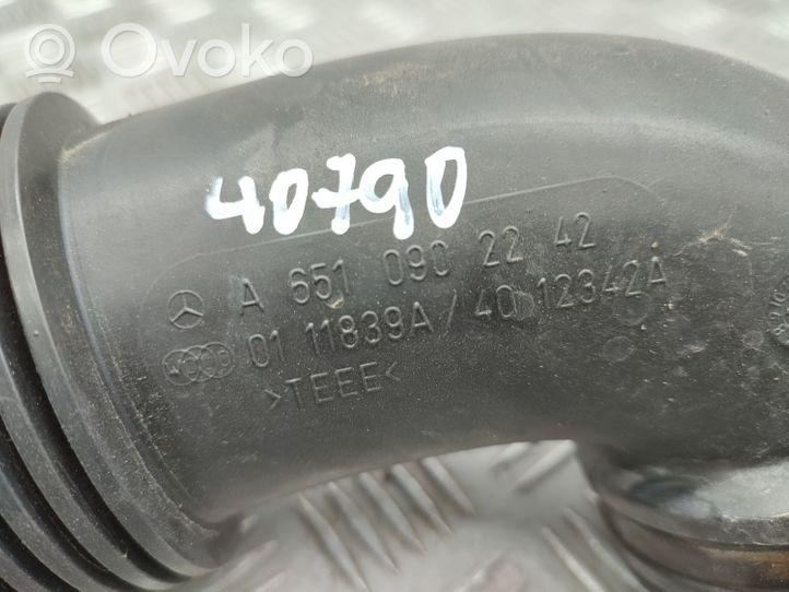 Mercedes-Benz A W176 Część rury dolotu powietrza A6510902242