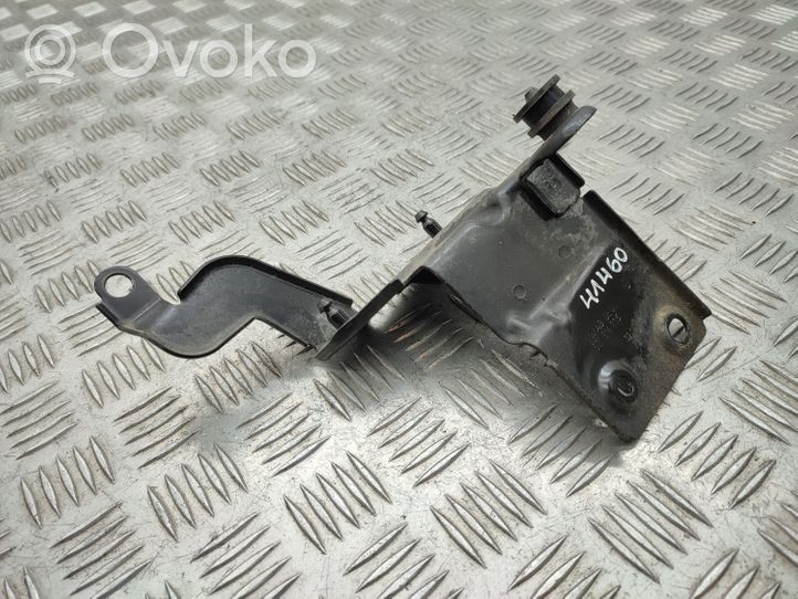 Volkswagen Golf VII Uchwyt / Mocowanie pompy ABS 5Q1614235