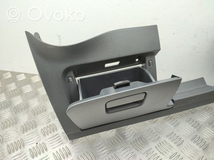 Volkswagen Golf VII Compartimiento/consola central del panel 5G1858367