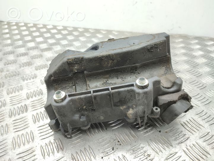 Volkswagen Golf VI Intake resonator 03C145650C