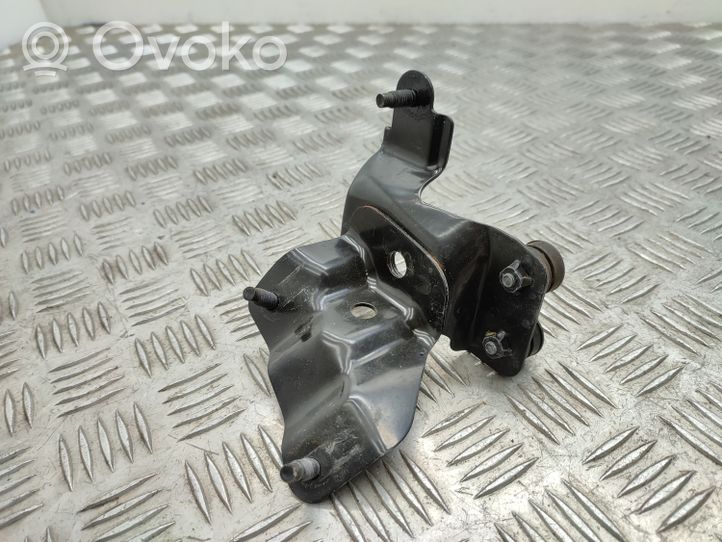 Nissan 370Z Supporto pompa ABS 