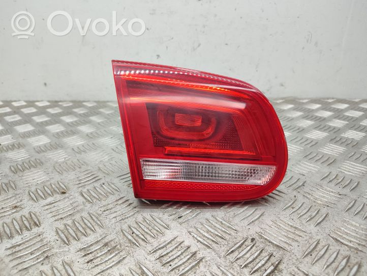 Volkswagen Eos Lampy tylnej klapy bagażnika 1Q0945093AC