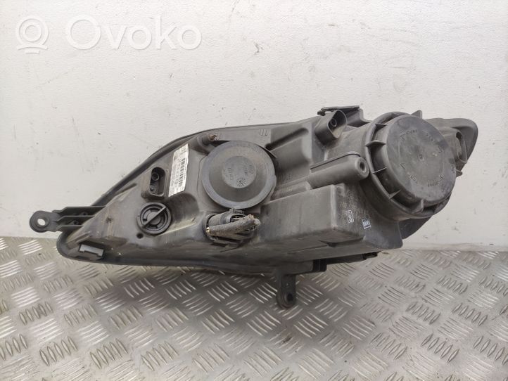 Volkswagen Golf Plus Lampa przednia 5M1941006G