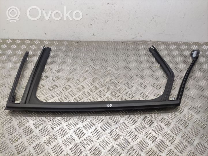 Peugeot 308 Moulures des vitres de la porte arrière 9837773380