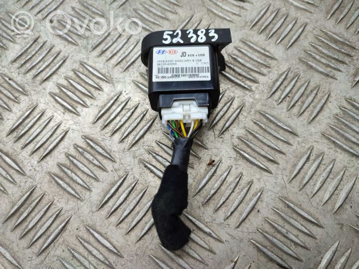 KIA Ceed Gniazdo / Złącze USB 96120A2200