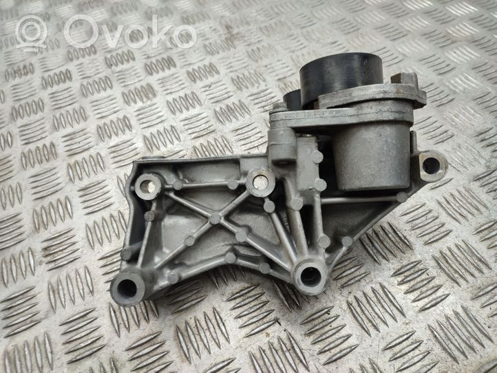 Nissan X-Trail T32 Generator/alternator bracket 