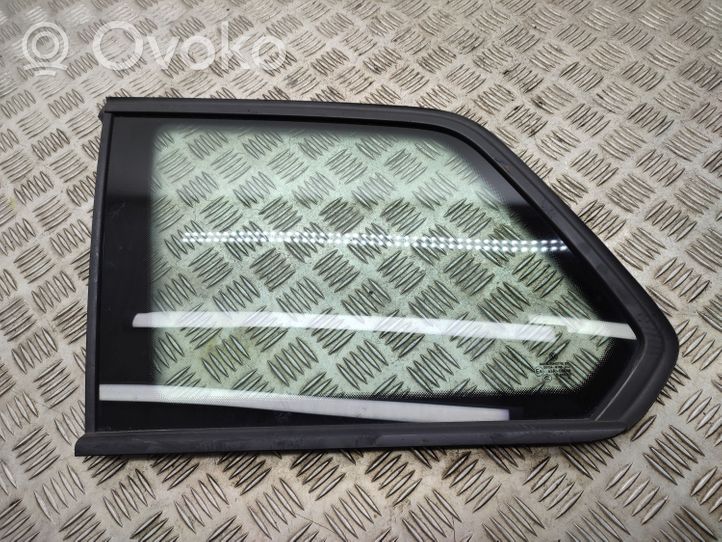 Volkswagen Golf VII Rear side window/glass 