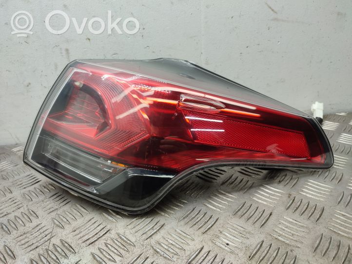 Toyota RAV 4 (XA40) Lampy tylne / Komplet 8158042031