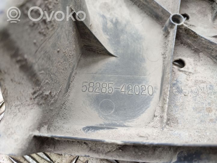 Toyota RAV 4 (XA40) Cita veida apakšas detaļa 5828542020
