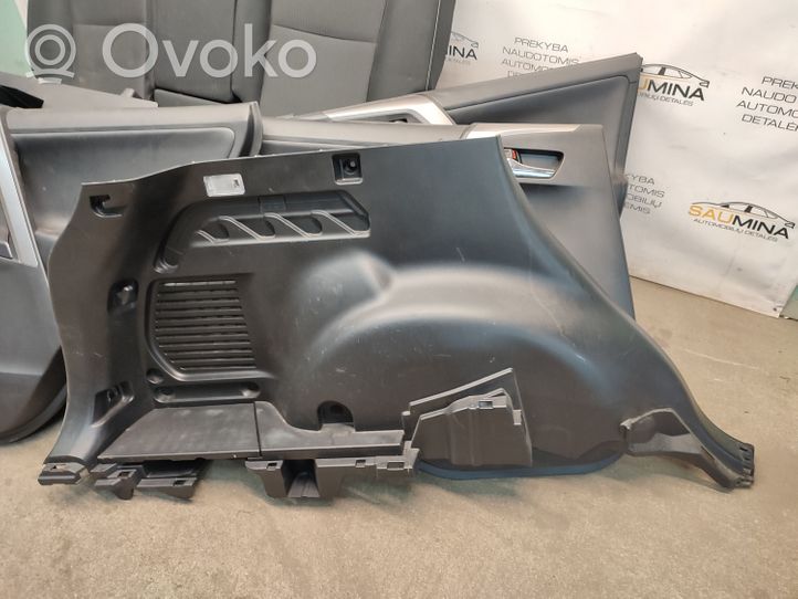 Toyota RAV 4 (XA40) Set di rivestimento sedili e portiere 