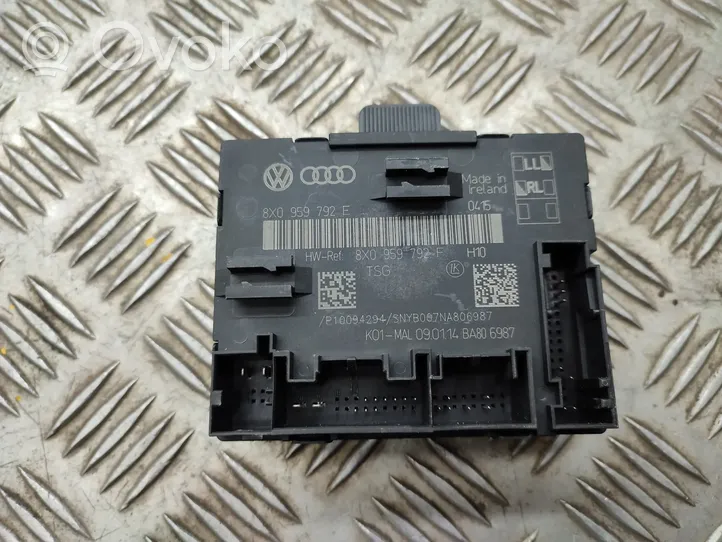 Audi A1 Oven ohjainlaite/moduuli 8X0959792E