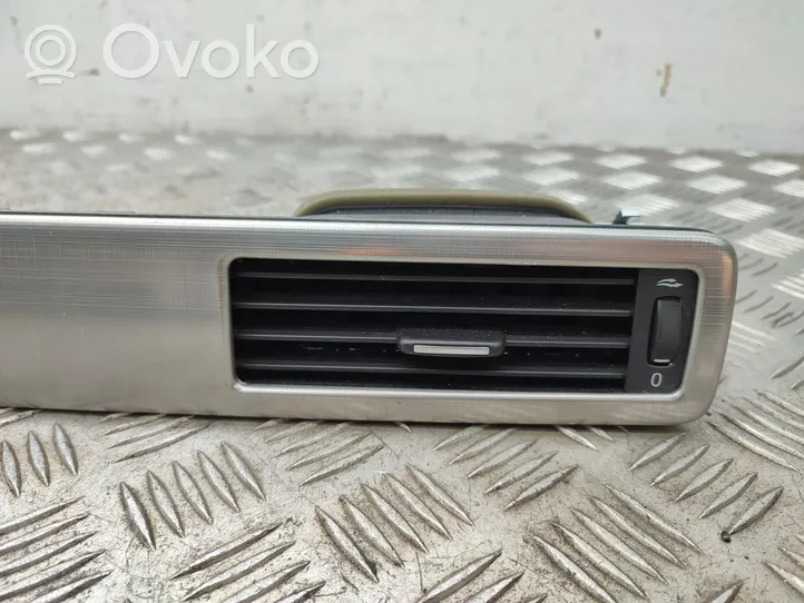 Volvo XC70 Dash center air vent grill 