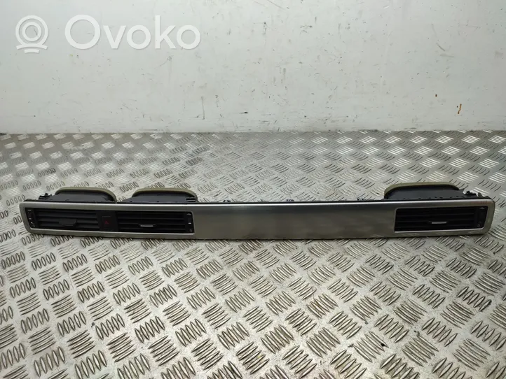 Volvo XC70 Dash center air vent grill 