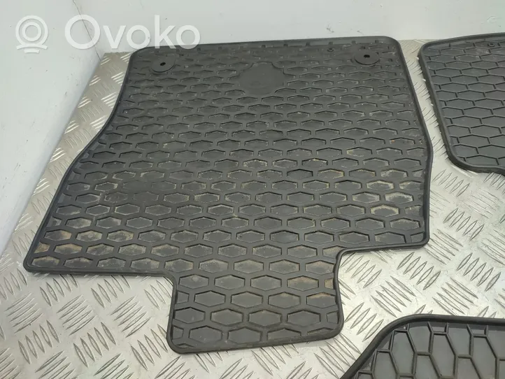 Volkswagen PASSAT B8 Car floor mat set 