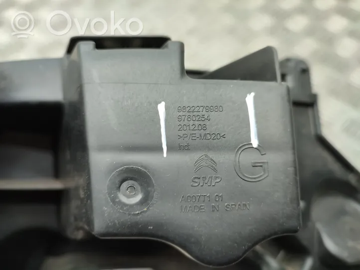 Citroen C4 Cactus Takapuskurin kannake 9822279980