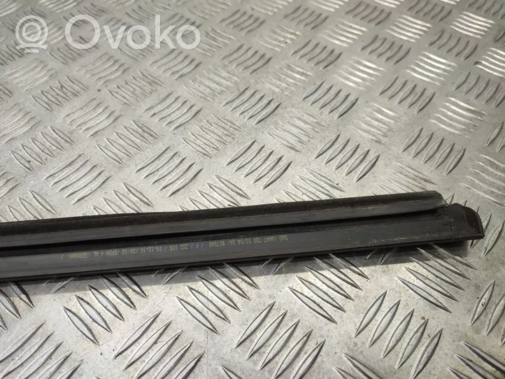 Mercedes-Benz Vito Viano W447 Rivestimento modanatura del vetro della portiera anteriore A4477200304