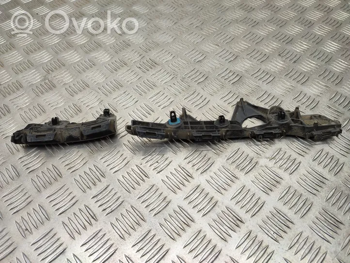 Toyota RAV 4 (XA40) Takapuskurin kannake 5215542030