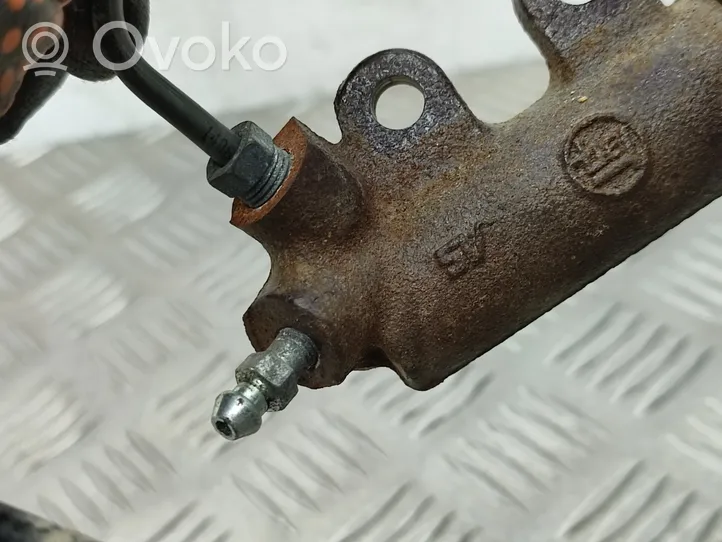 Toyota RAV 4 (XA40) Główny cylinder sprzęgła 